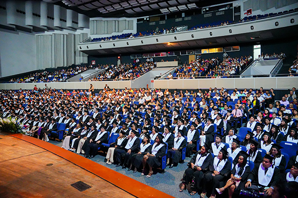 Graduación UNIB